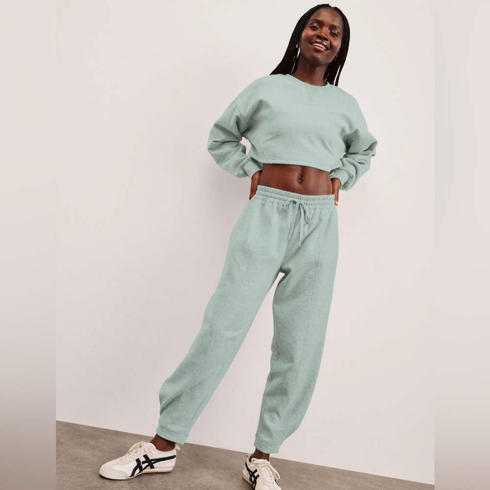 New in bag beyond yoga LuxeFleece Barrel Sweatpant size medium